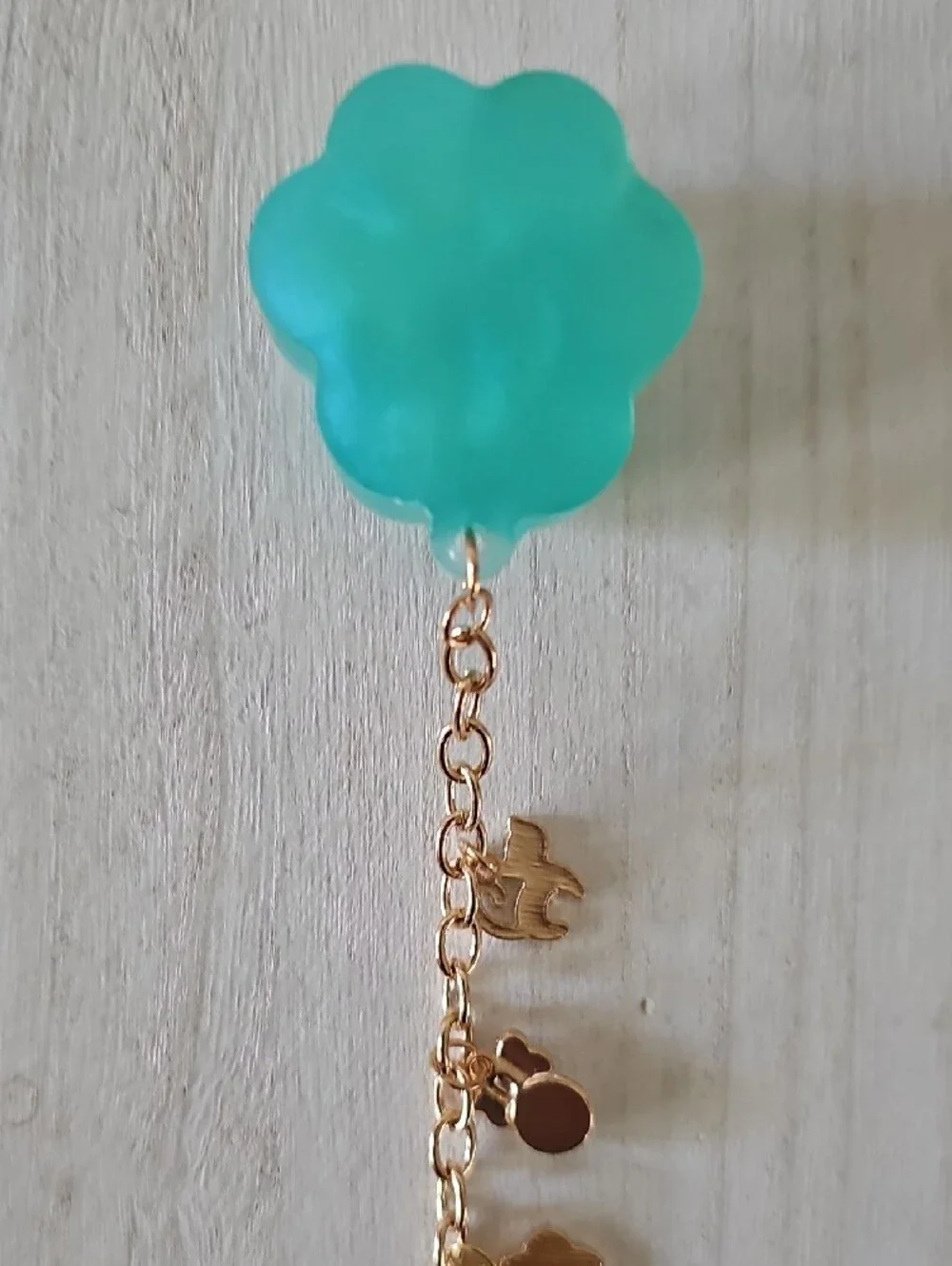 Gold Tone Cat Charm Keychain